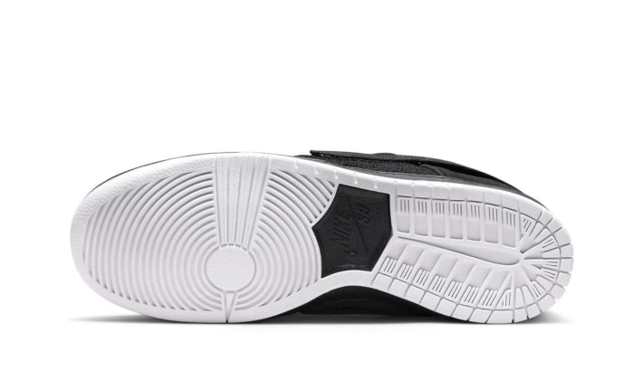 SB Dunk Low Gnarhunters All You Need, photo 3
