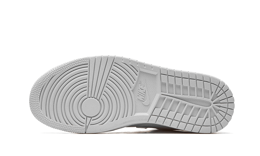 Air Jordan 1 Low Triple White Patent Swoosh (2022) All You Need, photo 4
