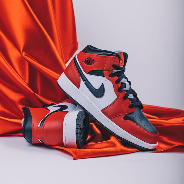 Air Jordan 1 Mid Chicago Black Toe All You Need, photo 5