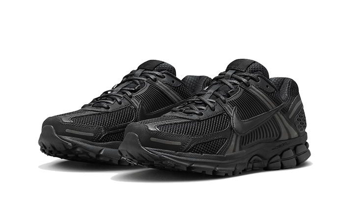 Vomero 5 Triple Black All You Need, photo 2