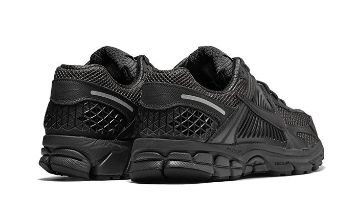 Vomero 5 Triple Black All You Need, photo 3