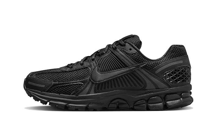 Vomero 5 Triple Black All You Need, photo 1